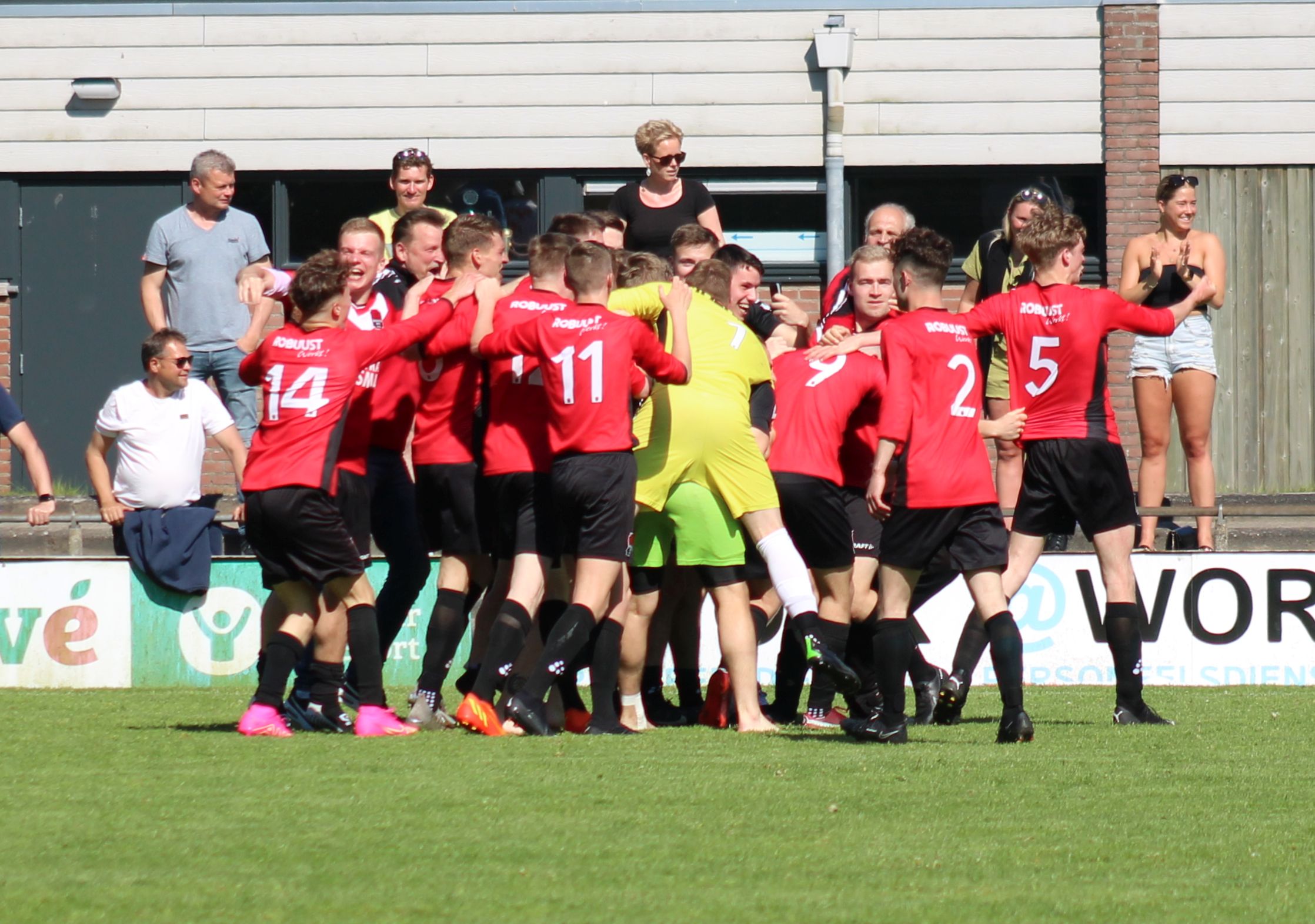 Broekster Boys wint met 2-0 van Drachtster Boys, zaterdag 13 mei 2022