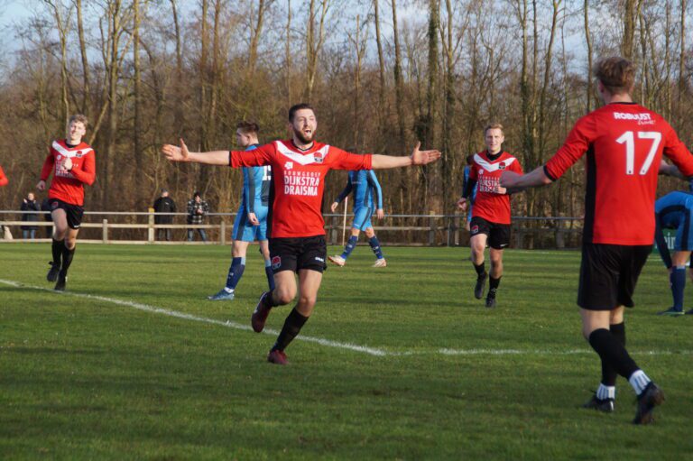 Hoekstra’s zorgen voor driepunter in derby